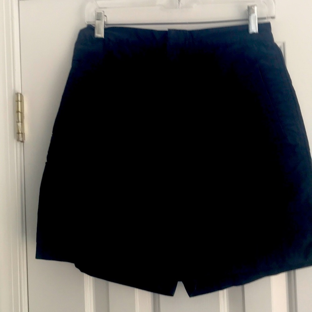 Black zip up shorts pockets in front
